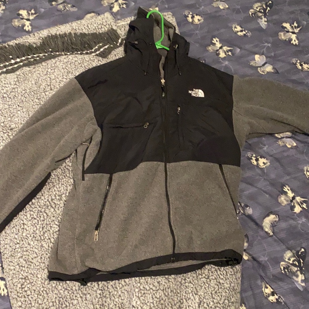 North face Denali fleece with hood.